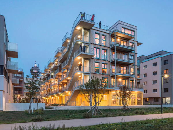 Awards / Regaining a sense of belonging / 1. Preis: Das partizipativ geplante Wohnprojekt Gleis 21 in Wien verbindet Menschen sowie Stadtquartiere und basiert auf einer neuartig gefgten, vorgefertigten Holzbaukonstruktion.