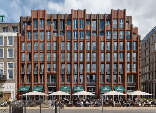 Hotel in Groningen von Müller Reimann Architekten