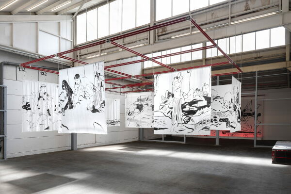 Im Erdgeschoss ist unter anderem eine gelungene Arbeit des Berliner Zeichners Nino Bullig zu sehen, die sich auf seine Graphic Novel abfackeln bezieht. Das Buch folgt einem Paar, das sich durch ambivalente Erfahrungen von Geschlecht, Intimitt und Krper bewegt.