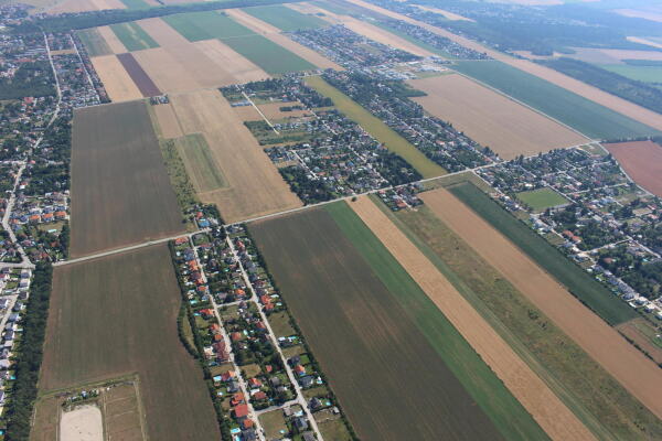 Stand der Zersiedelung bei Gnserndorf, Niedersterreich, Luftbild aus dem Jahr 2019