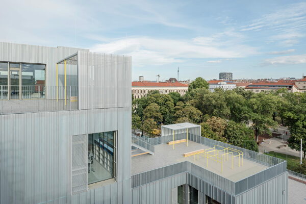 Grund- und Berufsschule in Wien von PPAG architects