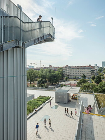 Grund- und Berufsschule in Wien von PPAG architects