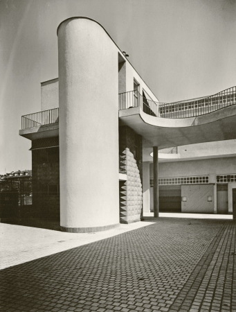 Das kleine Wirtschaftsgebude mit Treppenhaus auf der westlichen Rckseite des Reitvereins.