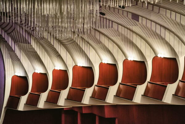 Ein einziger Logenring ragt ber das Parkett des Teatro Regio hinaus, 2016.