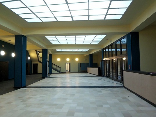 Aula der Max-Taut-Schule in Berlin wiedererffnet