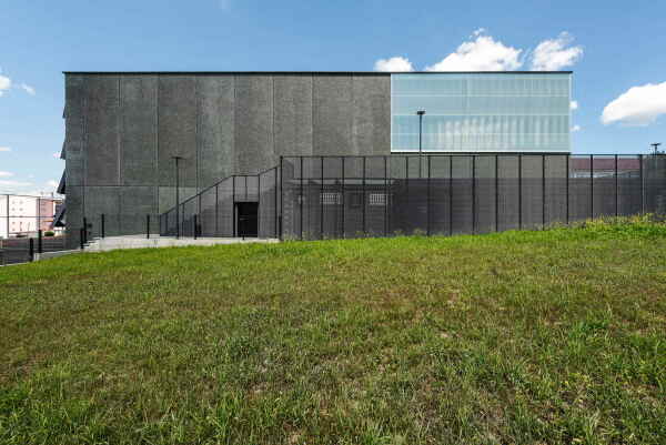 Gemeindesporthalle bei Zagreb von NOP Studio