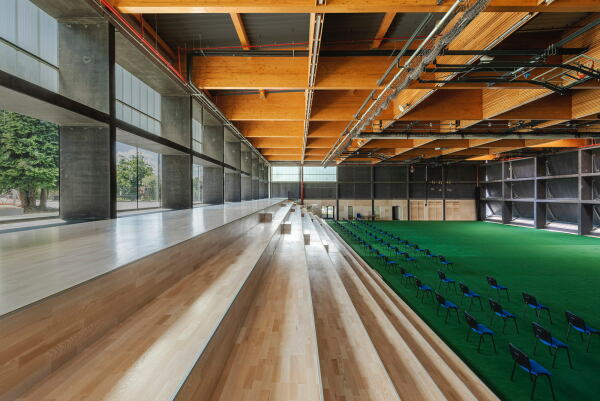 Gemeindesporthalle bei Zagreb von NOP Studio