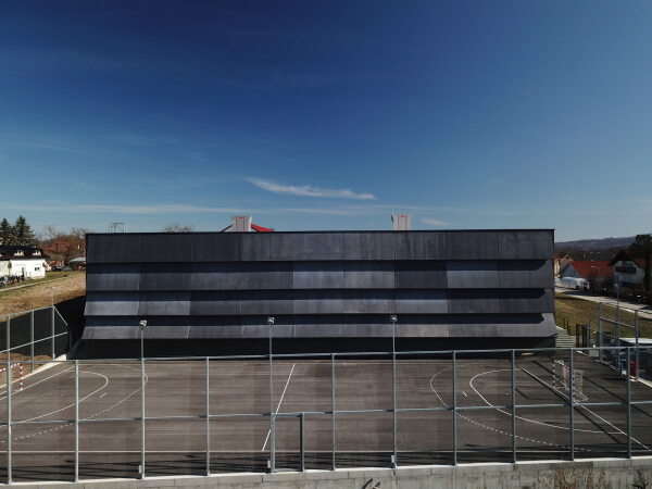 Gemeindesporthalle bei Zagreb von NOP Studio