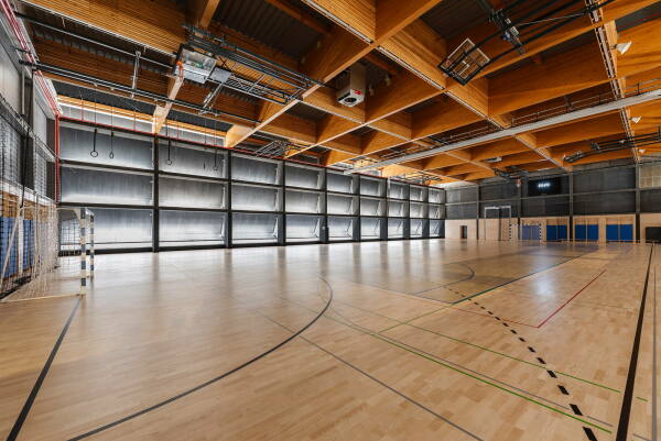 Gemeindesporthalle bei Zagreb von NOP Studio