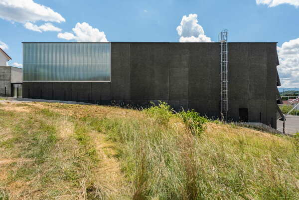 Gemeindesporthalle bei Zagreb von NOP Studio