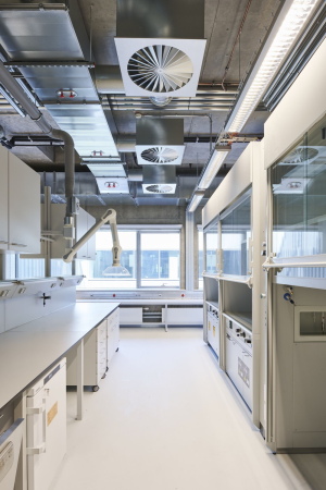 Unigebude in Leverkusen von augustinundfrank/winkler