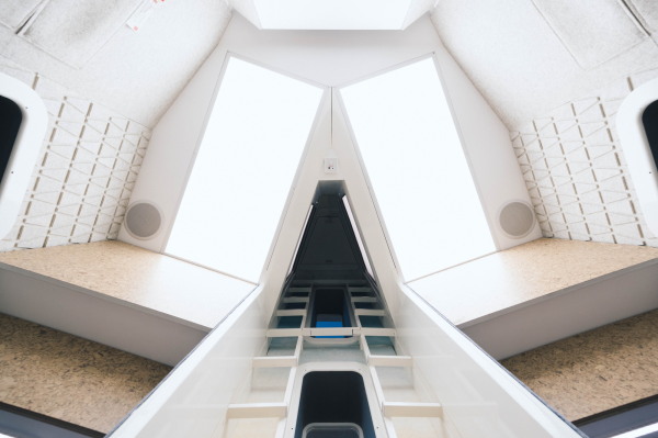 Experimentelle Wohnkapsel in St. Gallen von SAGA Space Architects