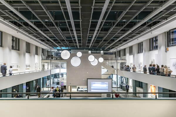 Hallenbad-Umbau von KM Architekten in Kassel