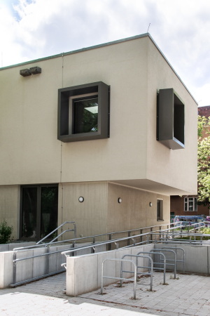 Jugendzentrum in Berlin von Gruber + Popp Architekt:innen