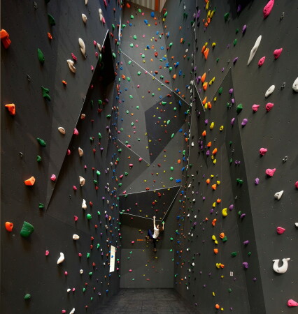 Indoor-Skateanlage in Folkestone von Hollaway Studio