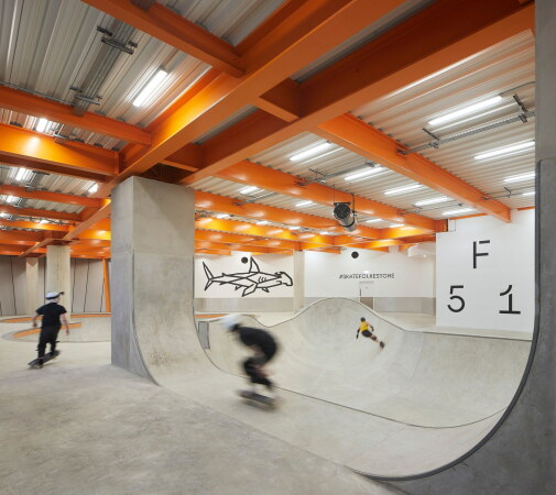 Indoor-Skateanlage in Folkestone von Hollaway Studio