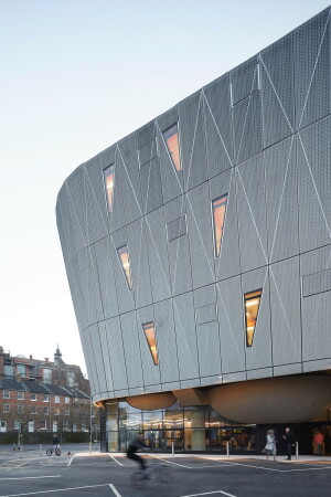 Indoor-Skateanlage in Folkestone von Hollaway Studio