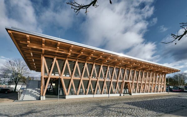 Auszeichnung: Fahrradparkhaus als Holzkonstruktion in Eberswalde von ifb frohloff staffa khl ecker