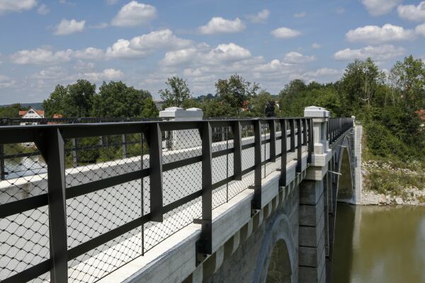Auszeichnung: Instandsetzung der denkmalgeschtzten Stampfbetonbrcke Illerbrcke in Illerbeuren von Konstruktionsgruppe Bauen