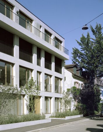 Mandernde Wohnbebauung in Basel von Degelo Architekten