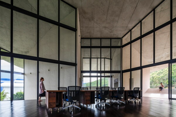 Firmengebude in Vietnam von inrestudio