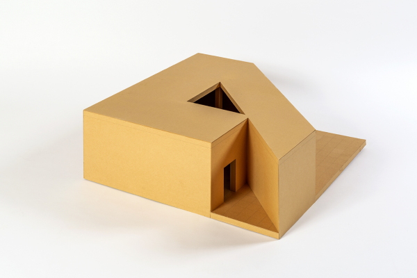 Erwin Heerich, Schnecke, Museum Insel Hombroich, o. D., brauner Karton, Bleistift, 26 x 76 x 76 cm, Inv.-Nr. HA_S_0021