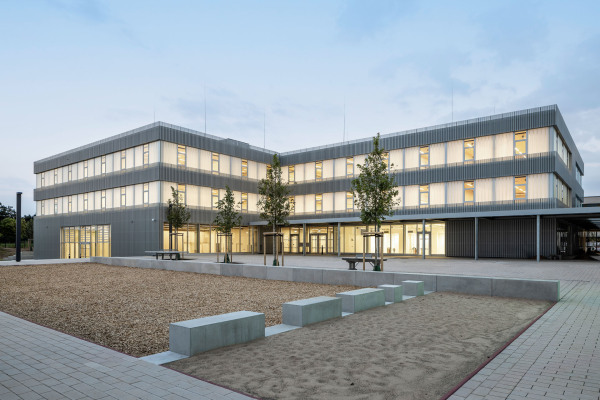 Gesamtschule von Hausmann Architekten in Kln-Rodenkirchen