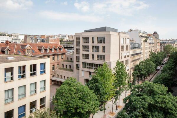 Schule von Bien Urbain und Fayolle Pilon in Paris