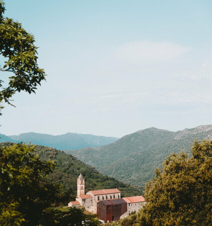 Klostererweiterung auf Korsika von Amelia Tavella Architectes