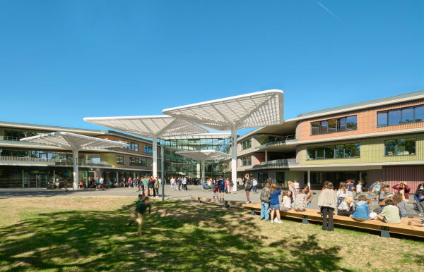 Deutsch-franz�sische Schule in Buc von Behnisch Architekten