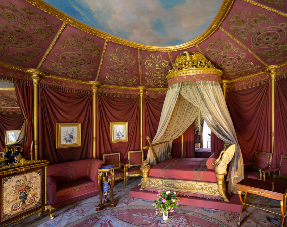 Die Innenausstattung des Chteau de Malmaison entwarfen die Architekten Charles Percier und Pierre-Franois-Lonard Fontaine fr Napoleon.