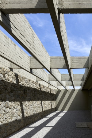 Renovierung des Niemeyer Guest House in Tripoli (Libanon) von East Architecture Studio/Nicolas Fayad, Charles Kettaneh