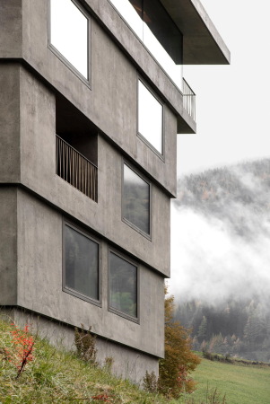 Anerkennung: Das Turmhaus in Gossensa� von pedevilla architects (Bruneck, Italien)