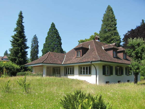 Anerkennung: Mitten im Gr�nen in Gryphenh�beli von Sollberger B�gli Architekten  (Biel, CH)