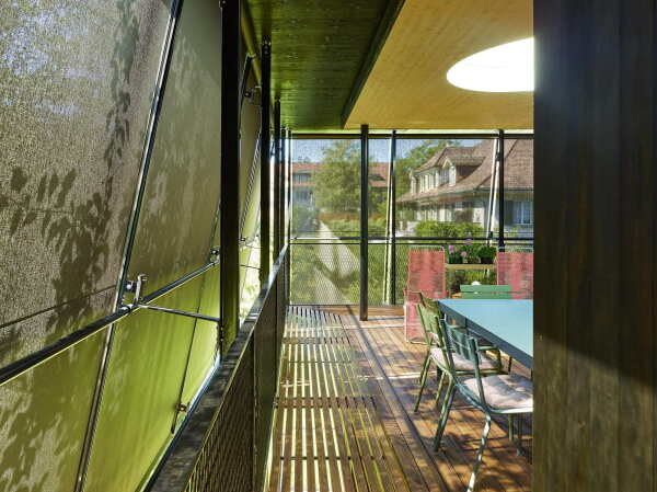 Anerkennung: Mitten im Gr�nen in Gryphenh�beli von Sollberger B�gli Architekten  (Biel, CH)