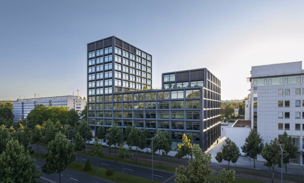 Firmenzentrale in Dresden von gmp