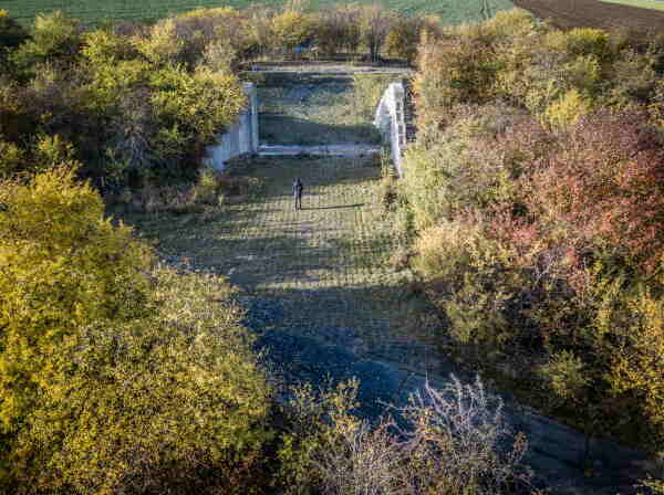 Tierkrematorium in Bhmen von Petr Hjek Architekti