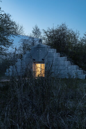 Tierkrematorium in Bhmen von Petr Hjek Architekti