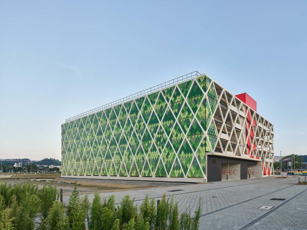 Parkhaus mit Energiezentrale von asp Architekten