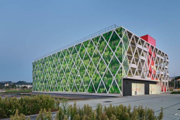 Parkhaus mit Energiezentrale von asp Architekten