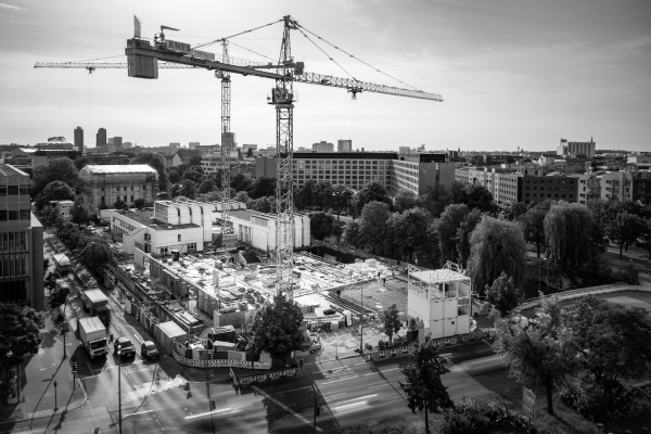 Blick auf die Baustelle, die Decke ber der Foyerebene ist bereits betoniert