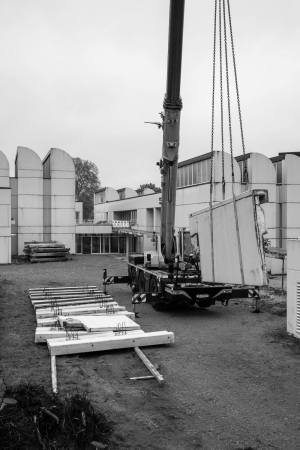 Demontage der alten Eingangsrampe zum Altbau