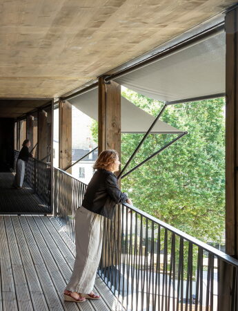 Wohn- und Gewerbebau von Atelier Architecture Vincent Parreira