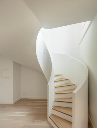 Wohn- und Gewerbebau von Atelier Architecture Vincent Parreira