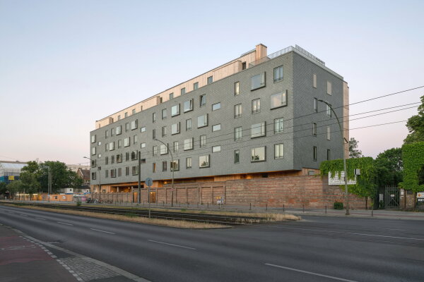 1. Preis Nachhaltiger Wohnungsbau: Walden 48 in Berlin von Scharabi Architekten mit Anne Raupach