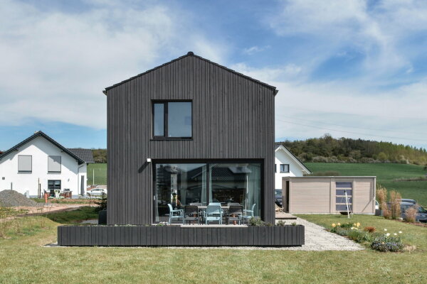 Publikumspreis 2. Platz: Das schwarze Haus in Wolfhagen von Nina und Michael Bohl