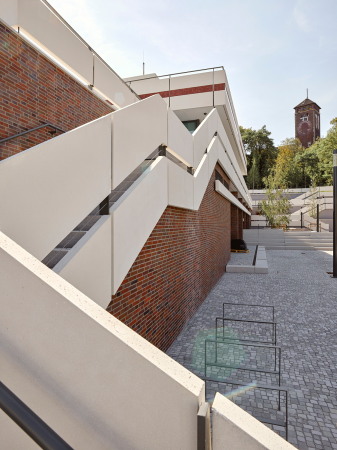 Zum Kunsthaus Das Minsk am Potsdamer Brauhausberg