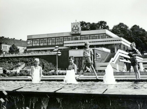 Blick auf das Terrassenrestaurant Minsk im Jahr 1980