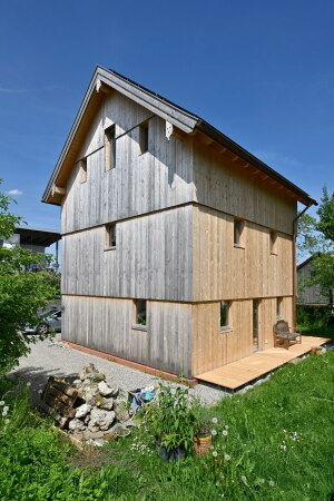 Zuhaus im Apfelgarten in Finning von Atelier Lüps