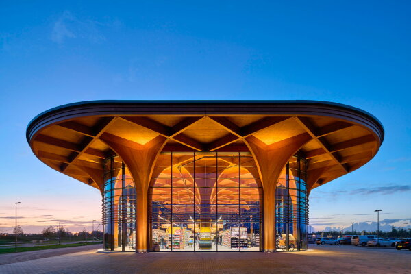 Multifunktionszentrum in Meerstad von De Zwarte Hond